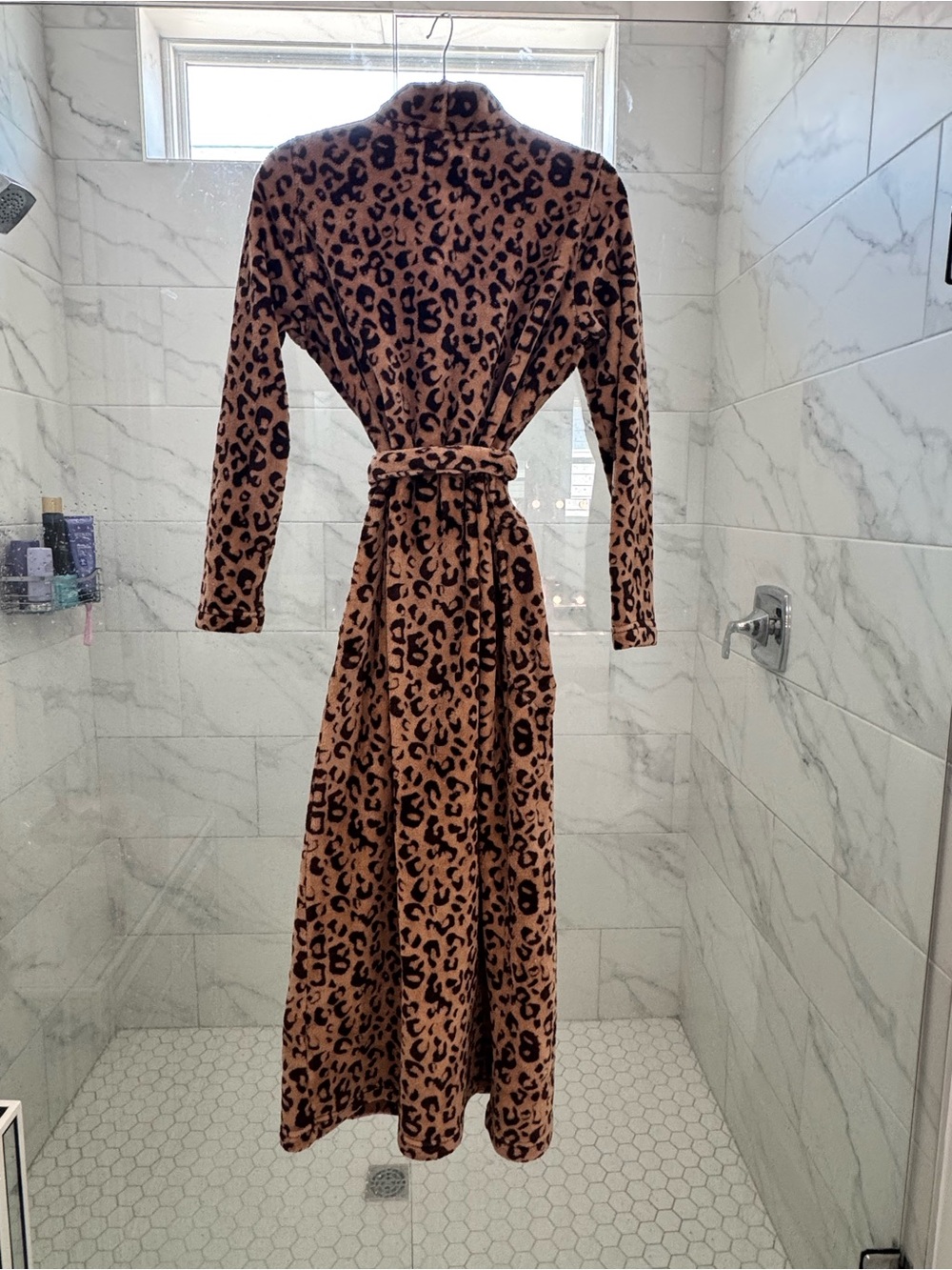 Ugg Leopard Robe - Picture 4 of 10